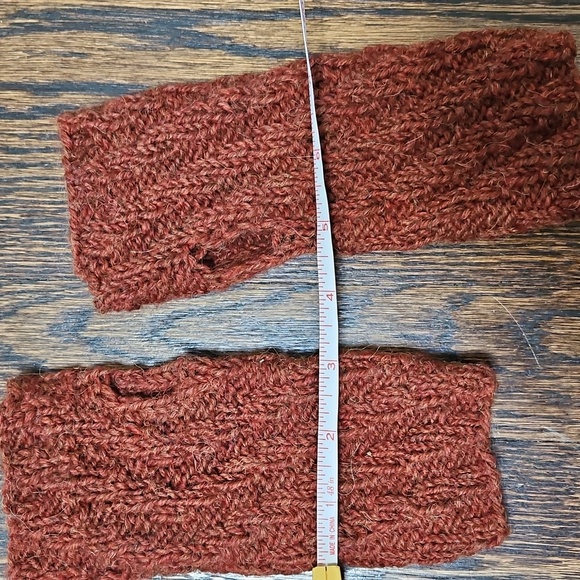 Hand-knitted Burnt Orange Fingerless gloves psl - Picture 6 of 6
